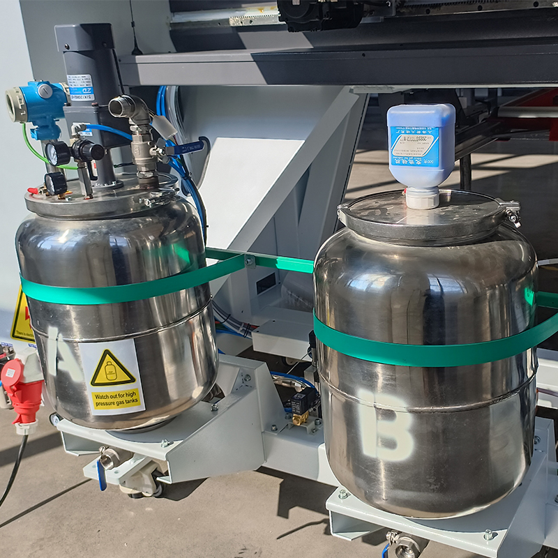 Machine de distribution de scellage CNC constante intégrée