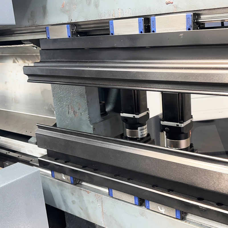PBM-200000 Intelligent Flexible Panel Bender
